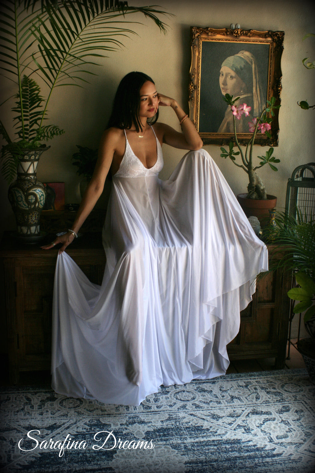 Backless bridal nightgown with train