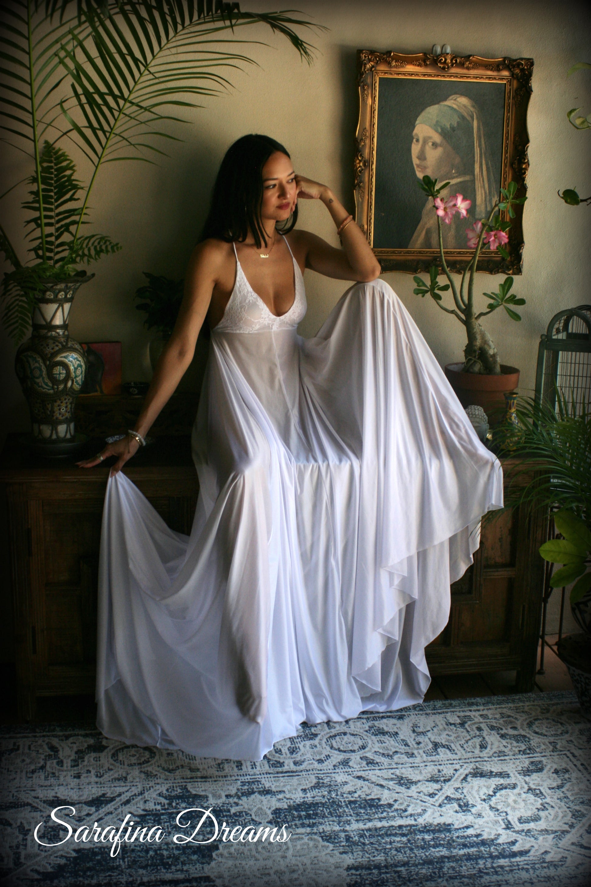 Backless bridal nightgown with train