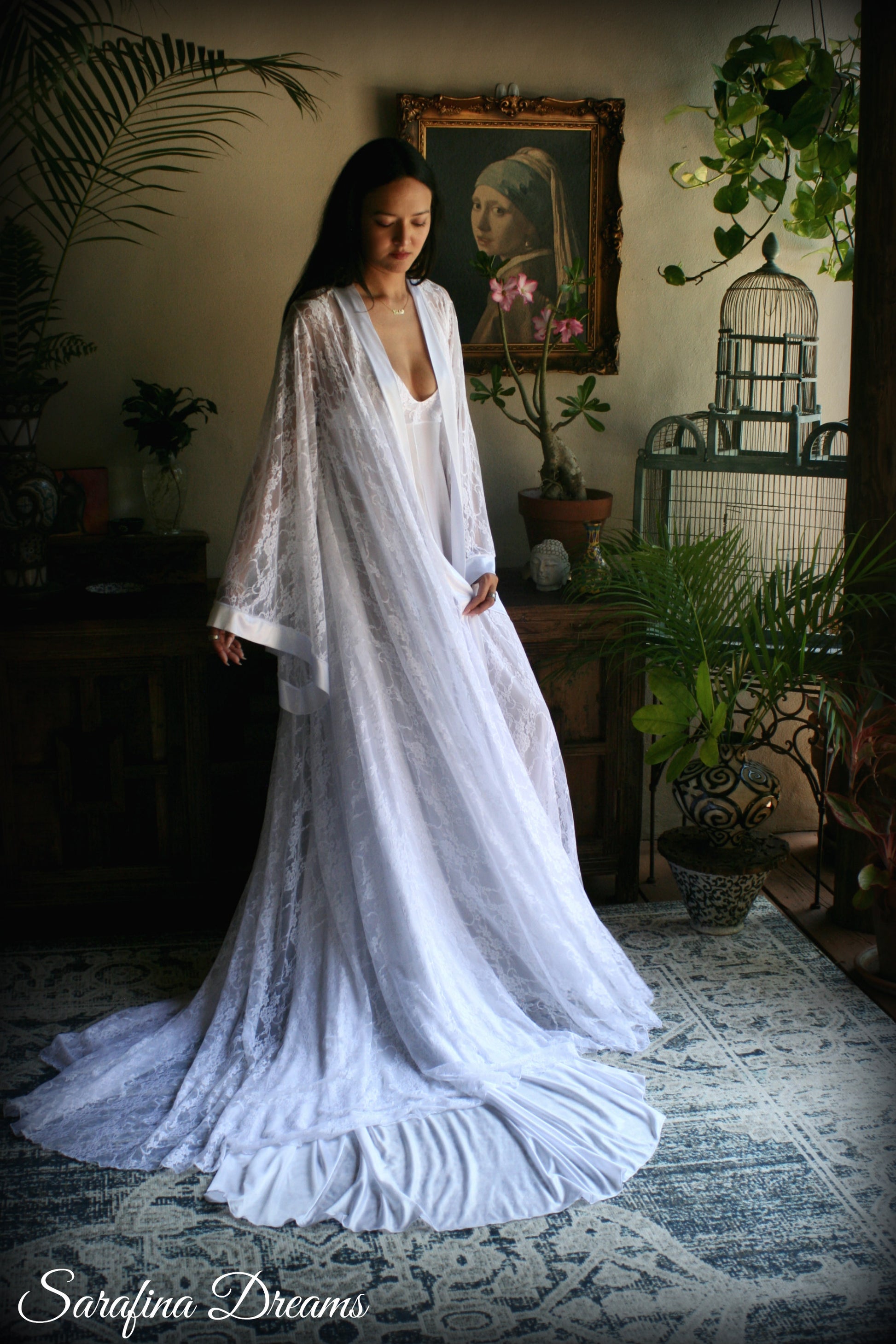 Backless bridal nightgown with train