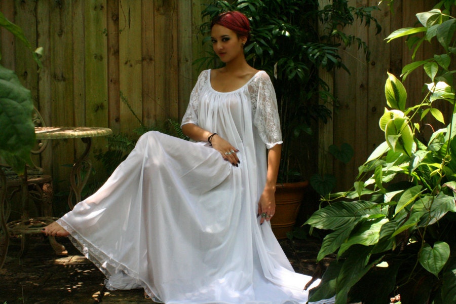 White Bridal Romance Full Swing Nightgown Lace Sleeves Bridal Lingerie Wedding Sleepwear Honeymoon Cruise Spa Holiday