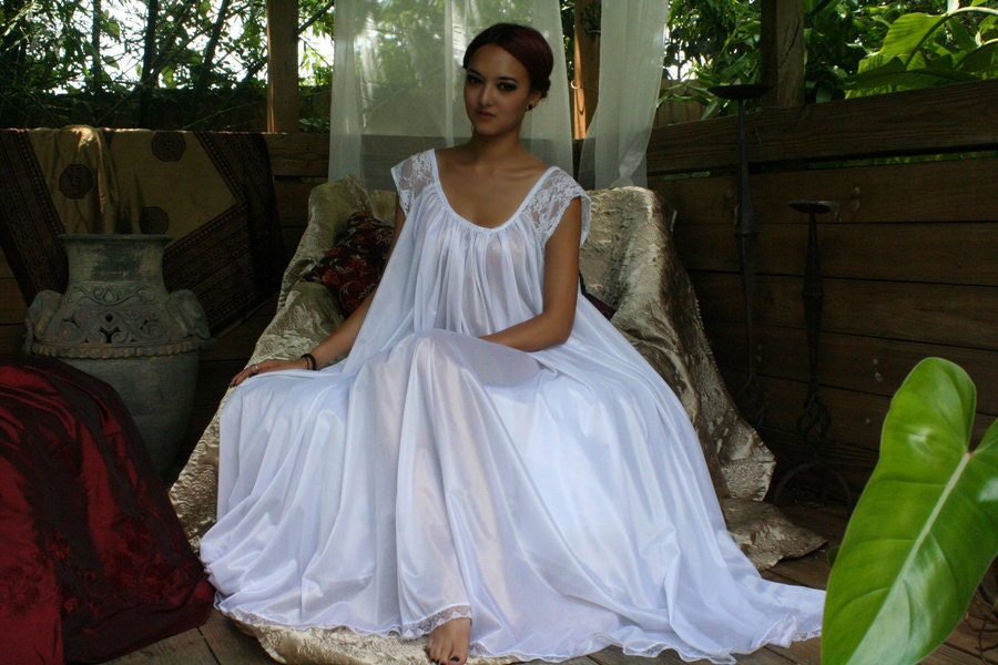 White Full Swing Nightgown Romantic Lingerie Bridal Wedding Lace Cap Sleeve Sleepwear