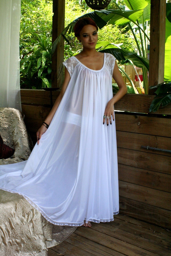 White Full Swing Nightgown Romantic Lingerie Bridal Wedding Lace Cap Sleeve Sleepwear